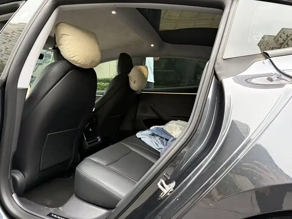 Tesla Model 3 — фото 3