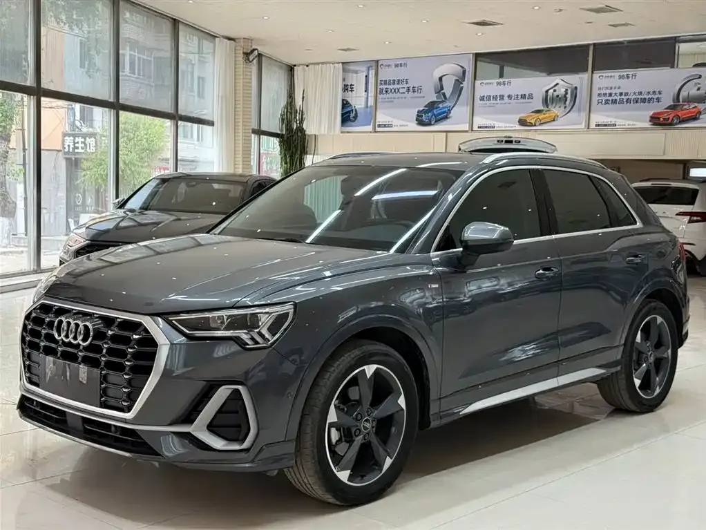 Audi Q3 — фото 1
