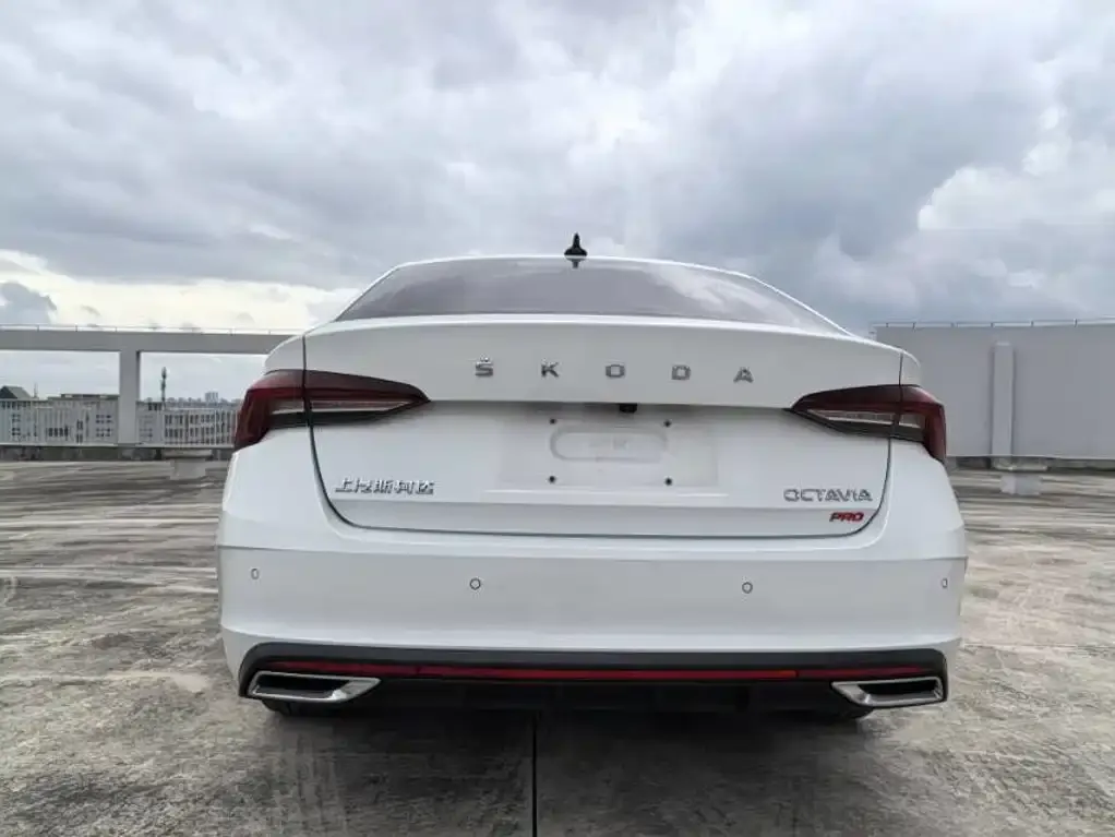 Skoda Octavia — фото 8