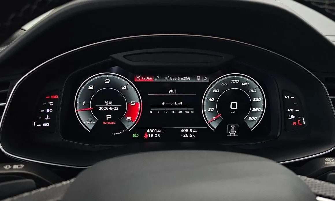 Audi SQ8 2021 из KR, фото 3