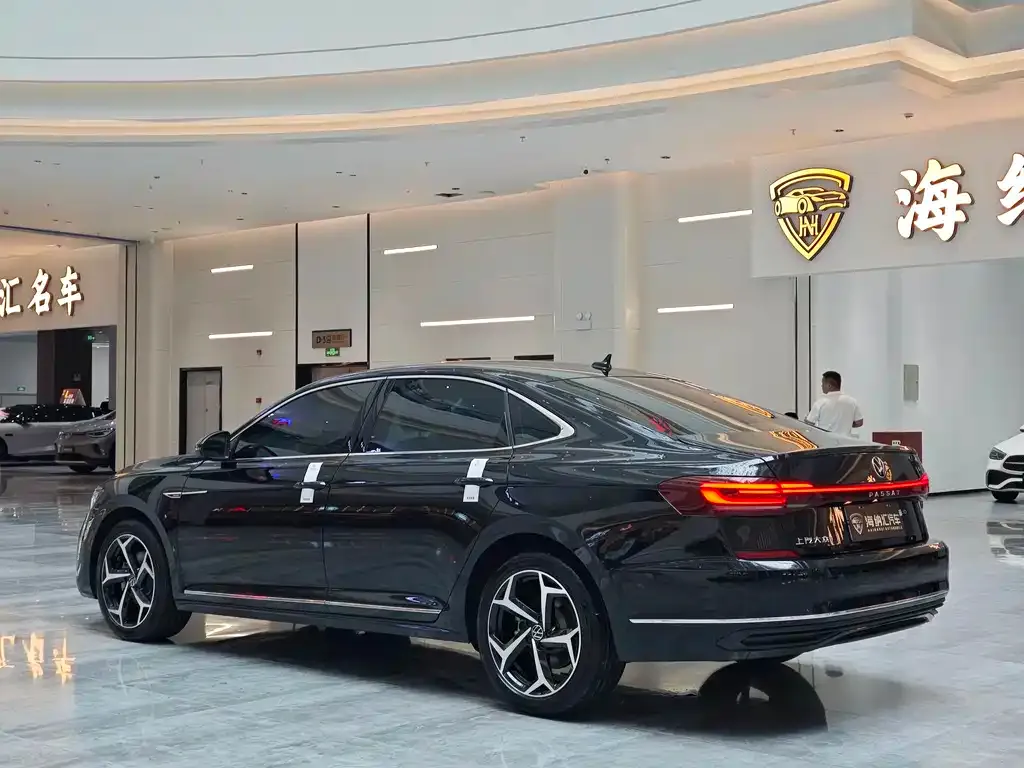 Volkswagen Passat — фото 10