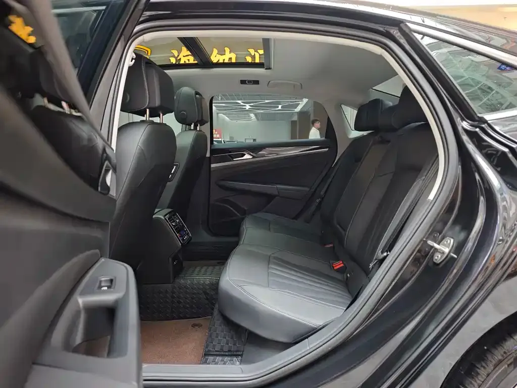 Volkswagen Passat — фото 6