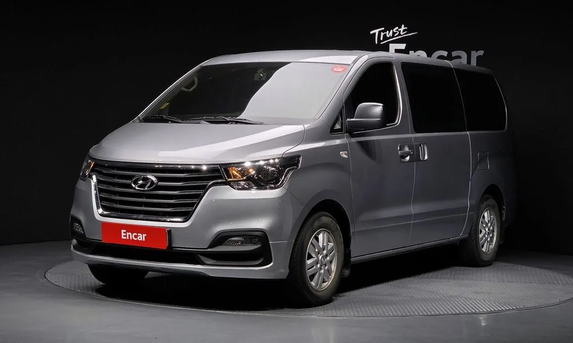 Hyundai Starex — фото 1