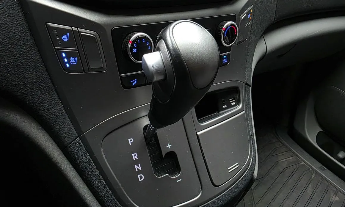 Hyundai Starex — фото 10