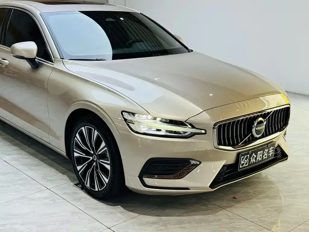 Volvo S60 — фото 3