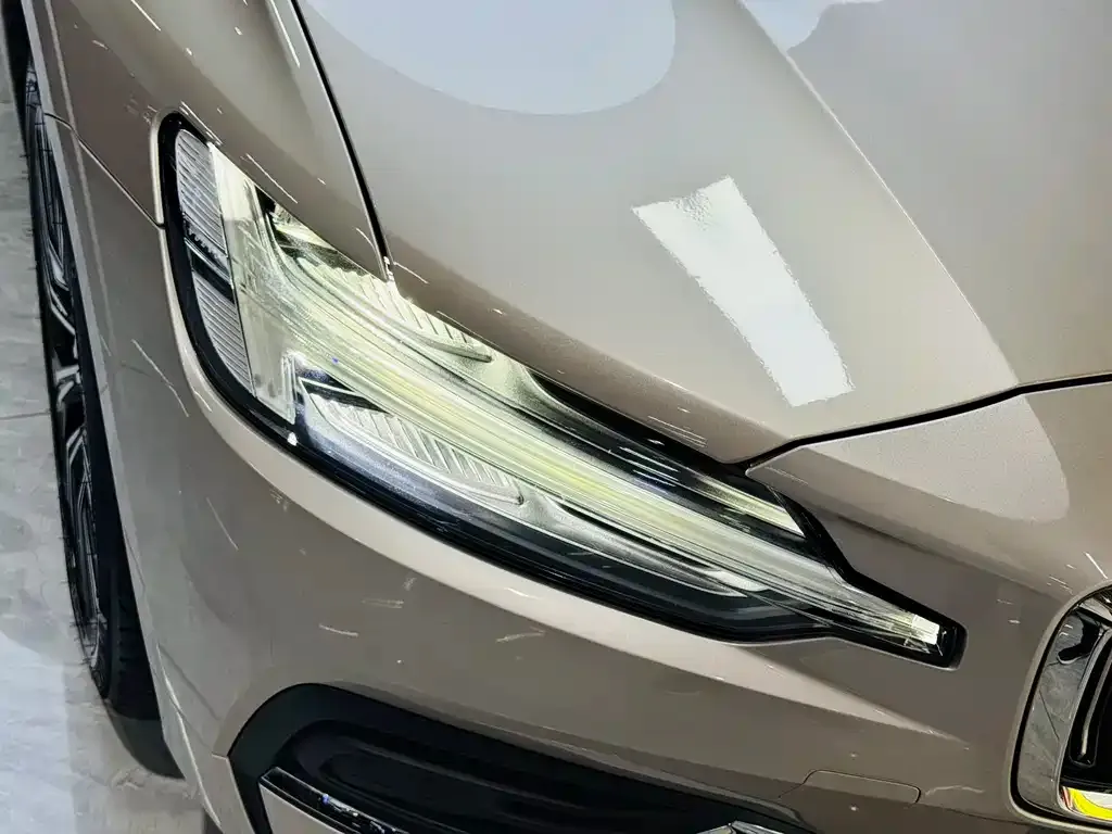 Volvo S60 — фото 2