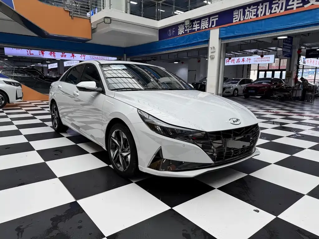 Hyundai Elantra — фото 6