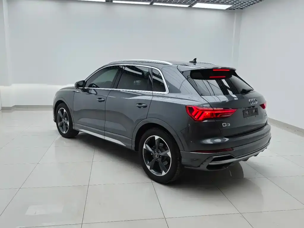 Audi Q3 — фото 10