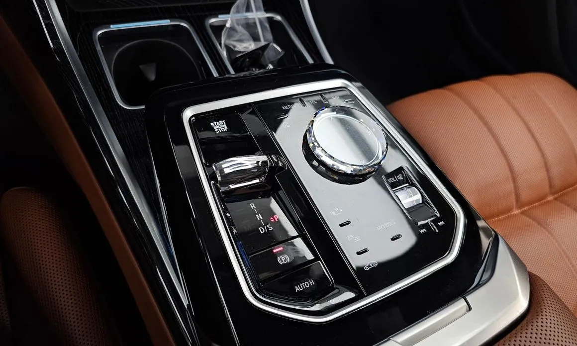 BMW 7-Series 2025 из KR, фото 3