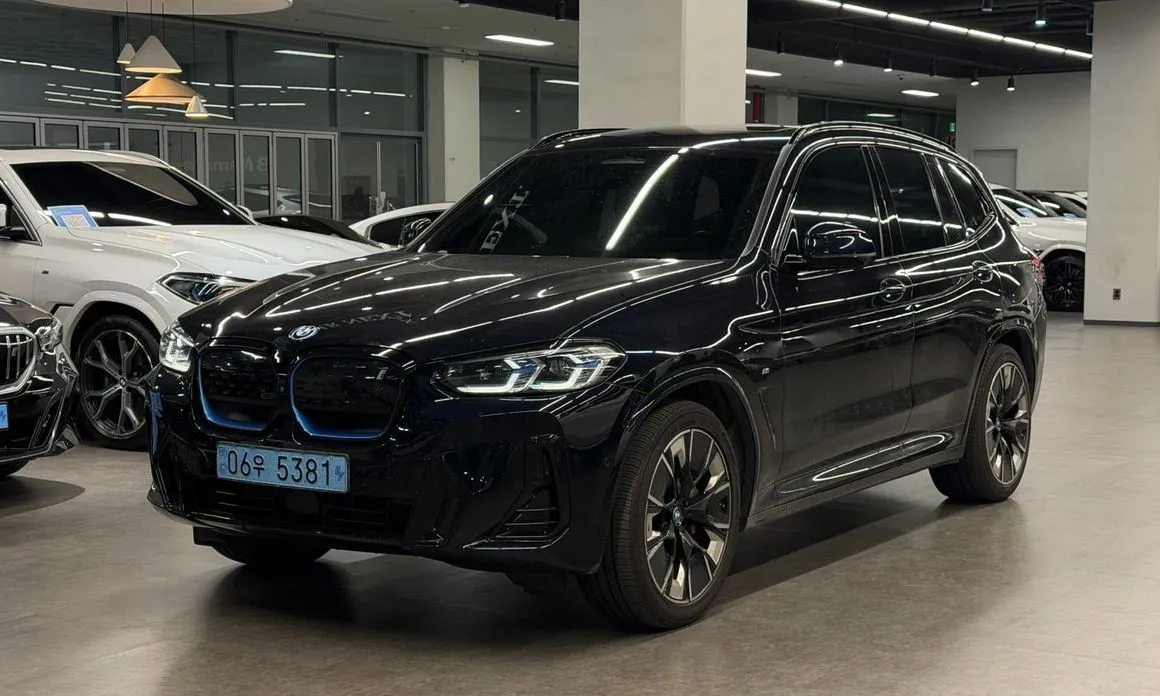 BMW iX3