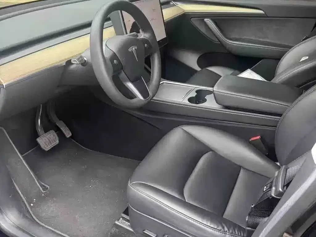 Tesla Model Y — фото 2