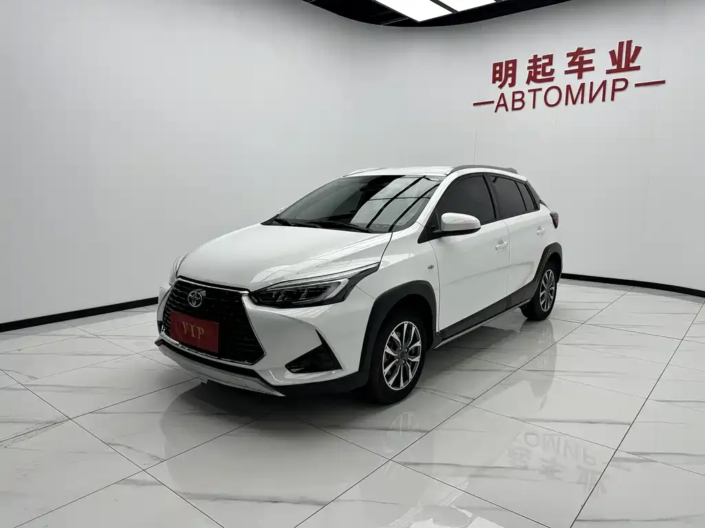 Toyota Yaris L — фото 2