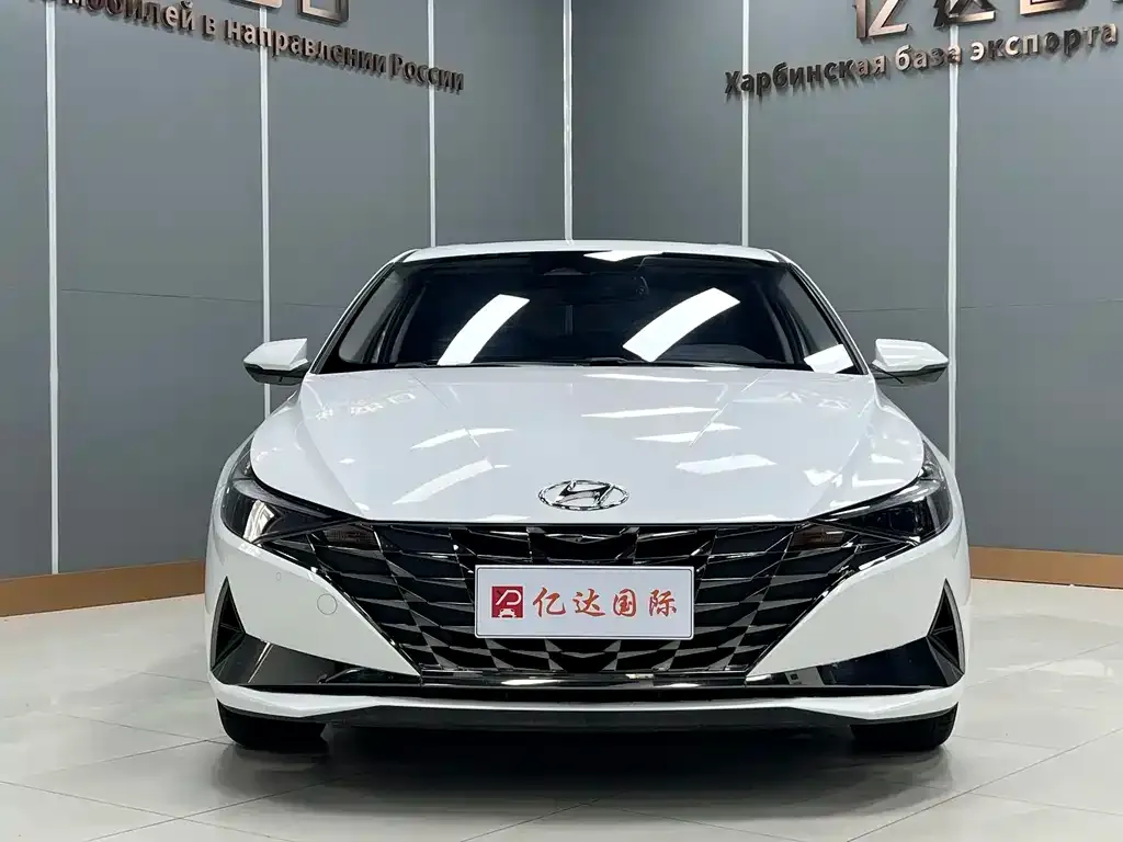 Hyundai Elantra — фото 9