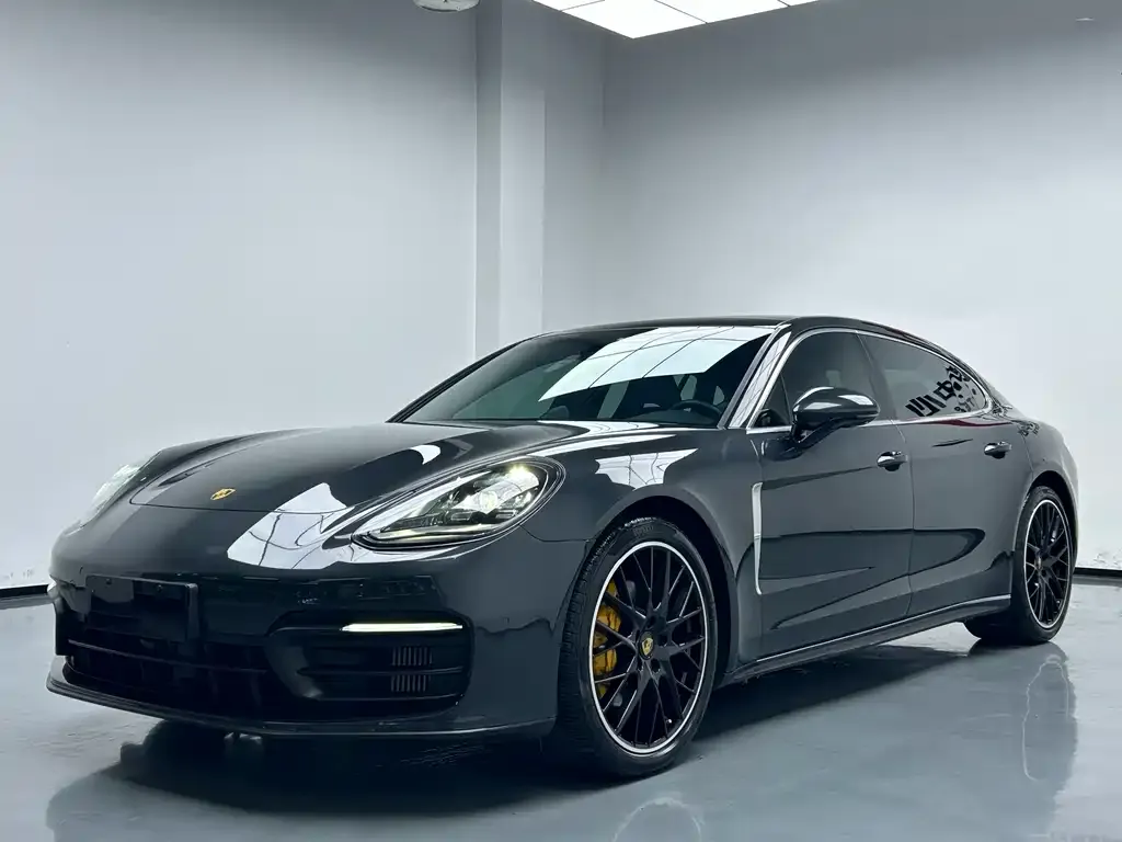Porsche Panamera — фото 1