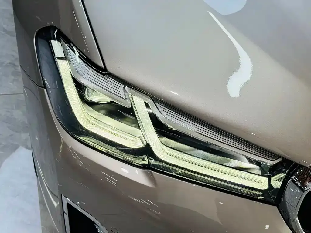 BMW 5 Series — фото 4