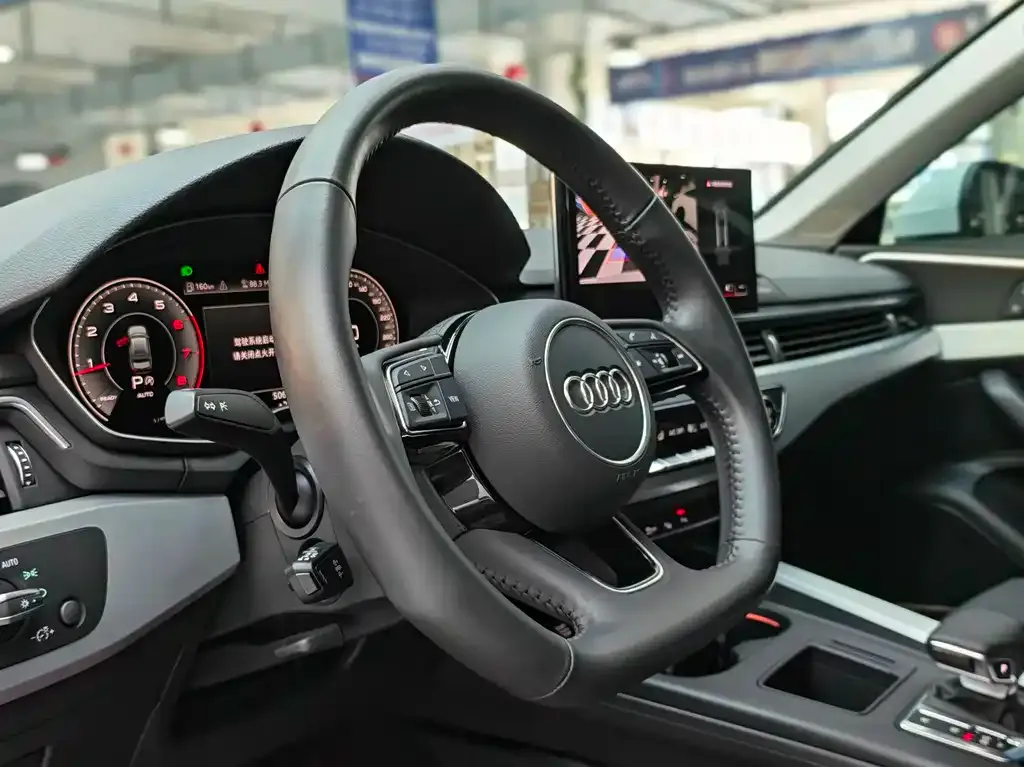 Audi A4L — фото 2