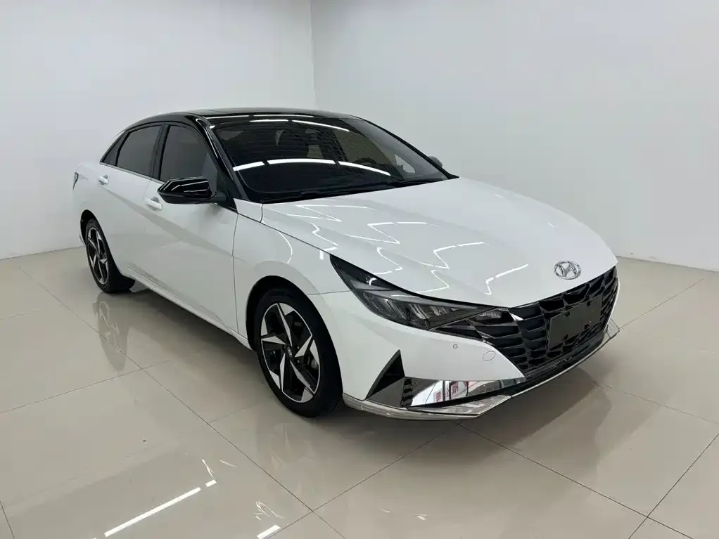 Hyundai Elantra — фото 4