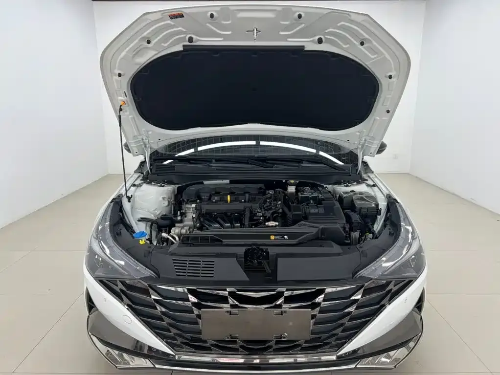 Hyundai Elantra — фото 7