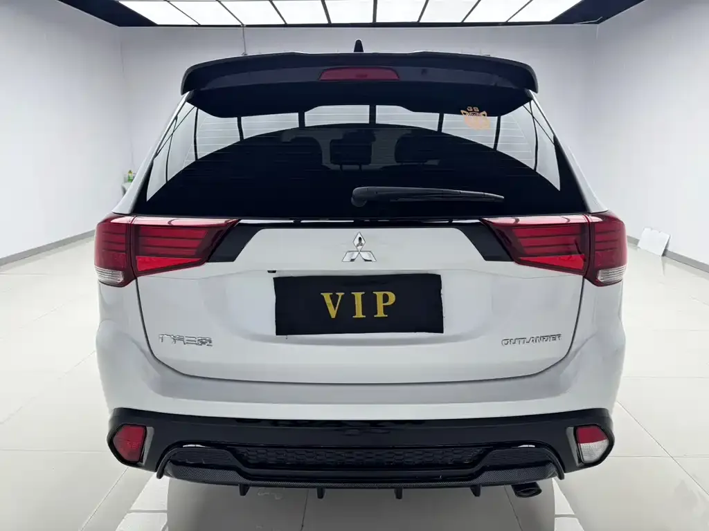 Mitsubishi Outlander — фото 3