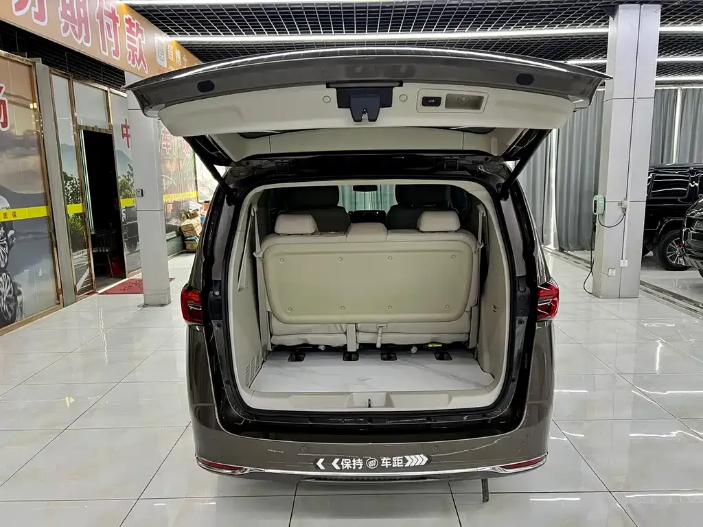 Buick GL8 2024 из CN, фото 2