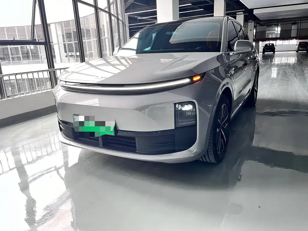 Li Auto L6