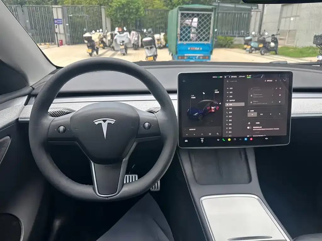 Tesla Model Y — фото 7