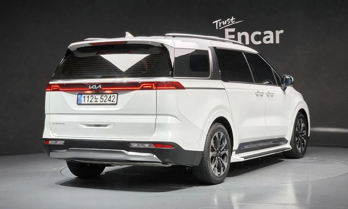 Kia Carnival — фото 5