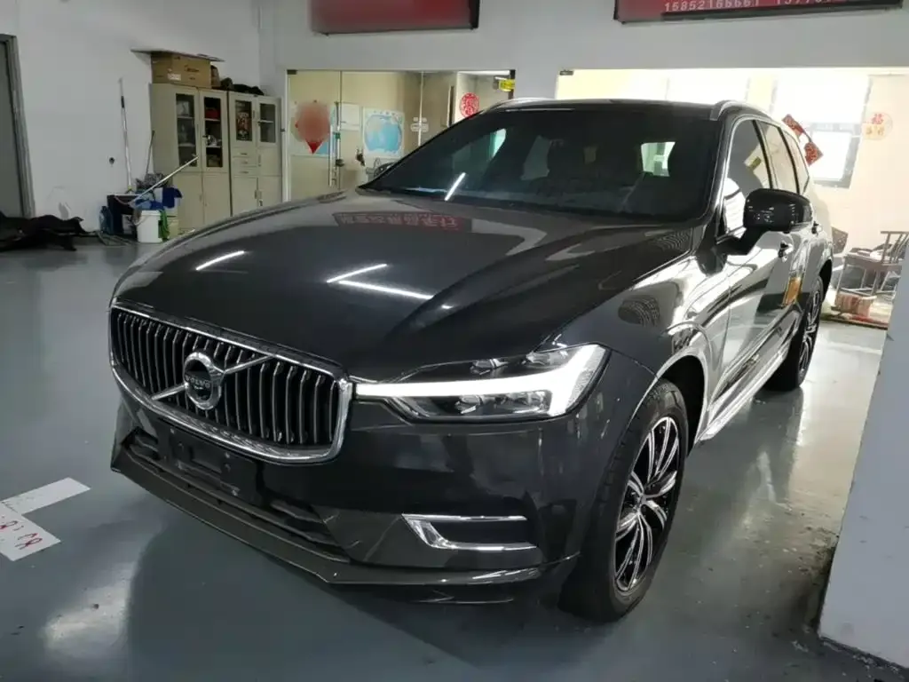 Volvo XC60 — фото 1