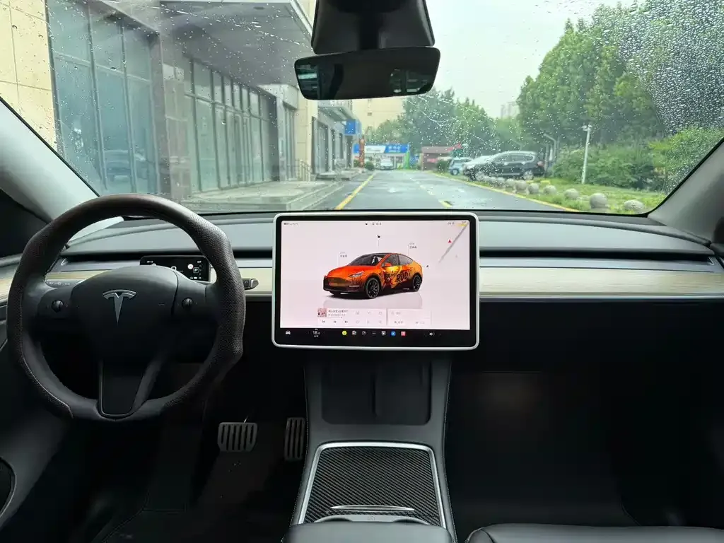 Tesla Model Y — фото 4