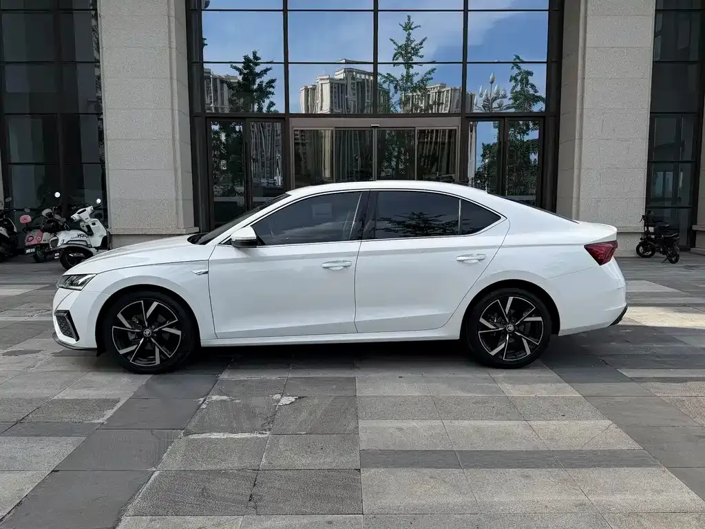 Skoda Octavia 2022 из CN, фото 8