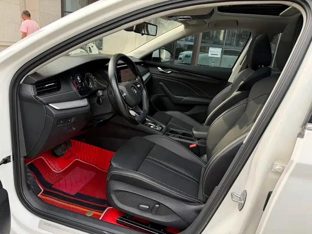 Skoda Octavia 2022 из CN, фото 6