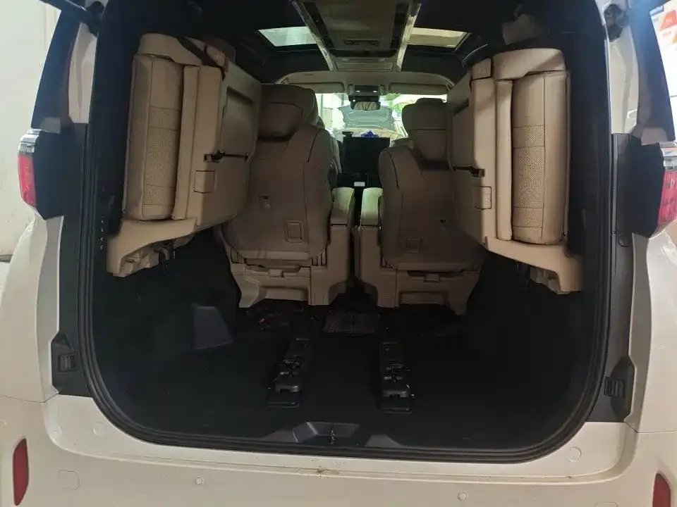 Toyota Alphard — фото 6