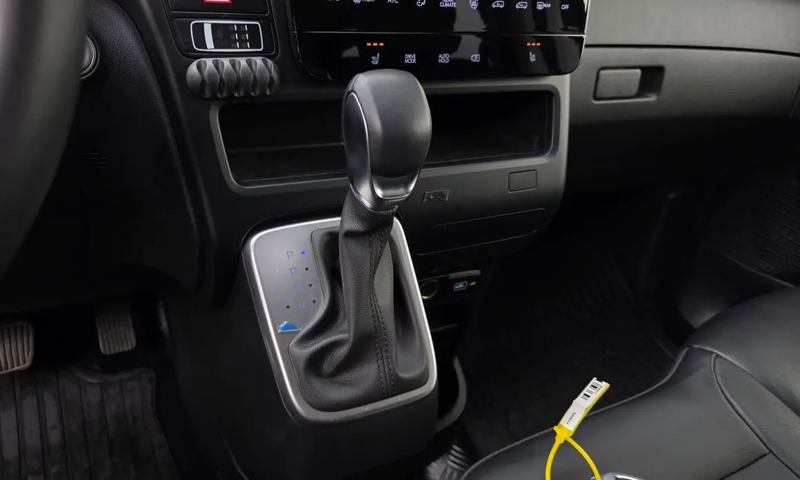 Hyundai Staria — фото 2