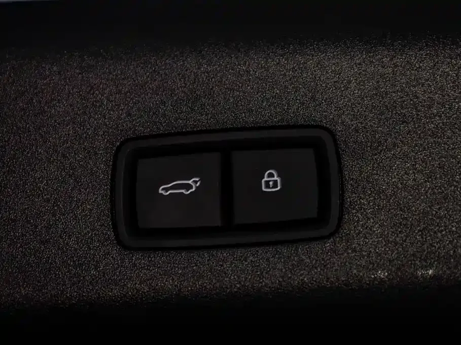 Li Auto i8 — фото 5