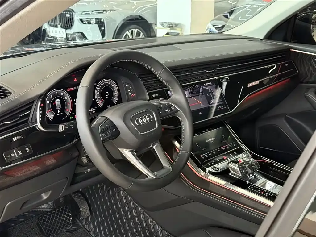 Audi Q8 — фото 2