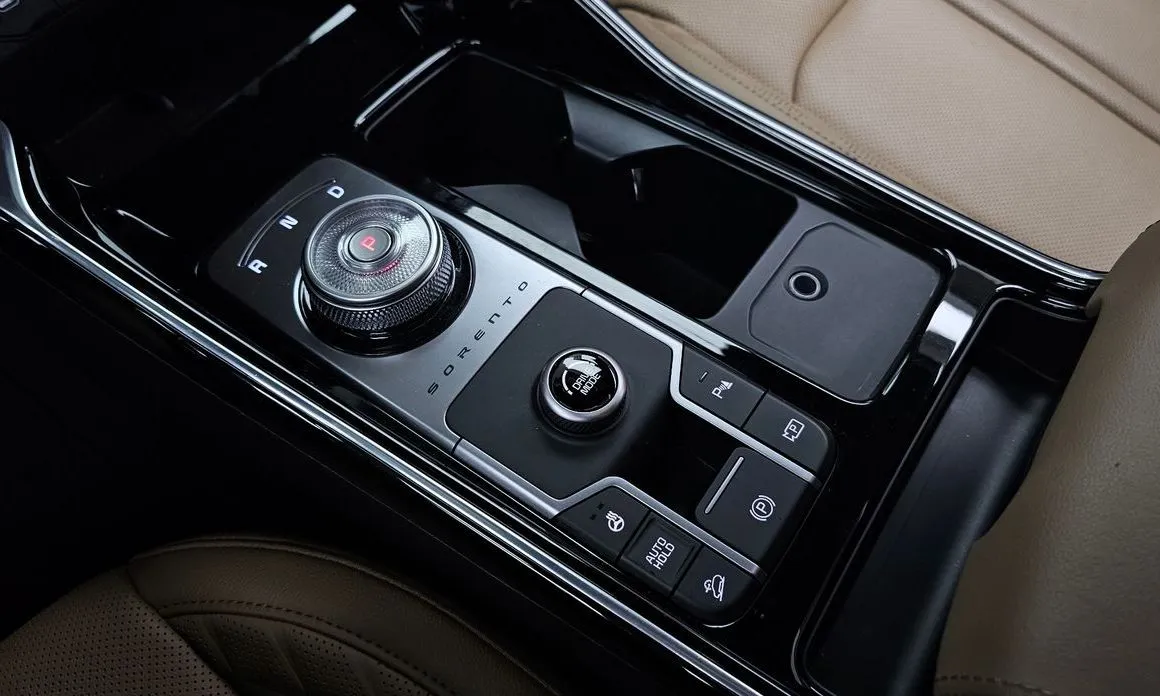 Kia Sorento — фото 6