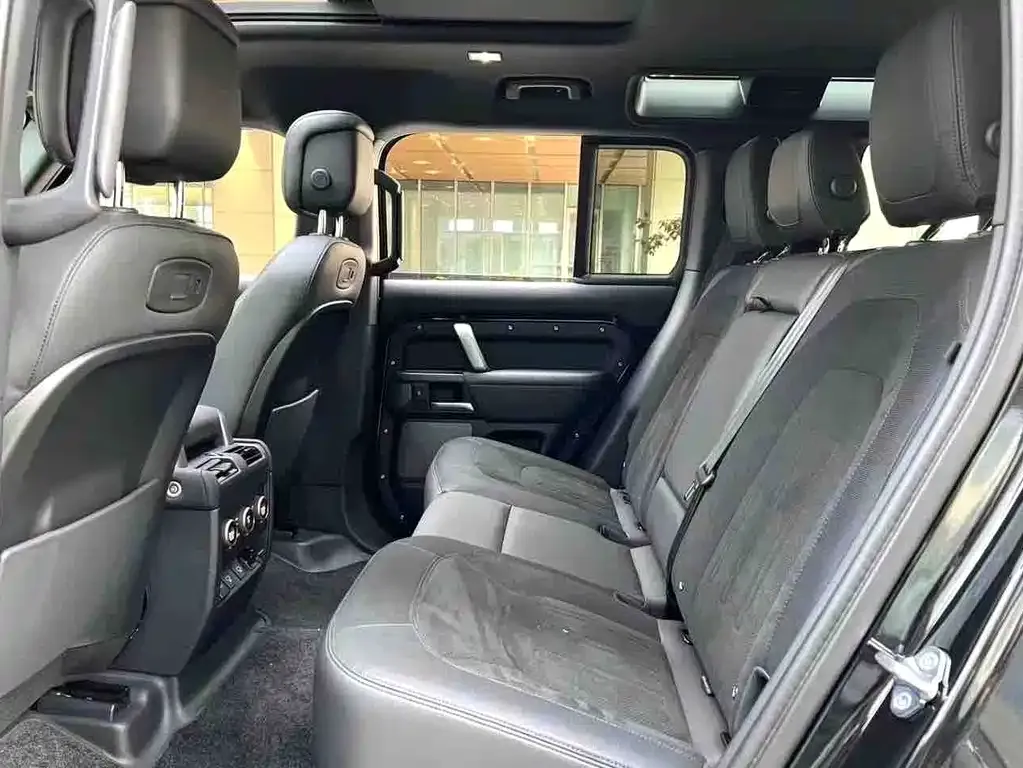 Land Rover Defender — фото 2