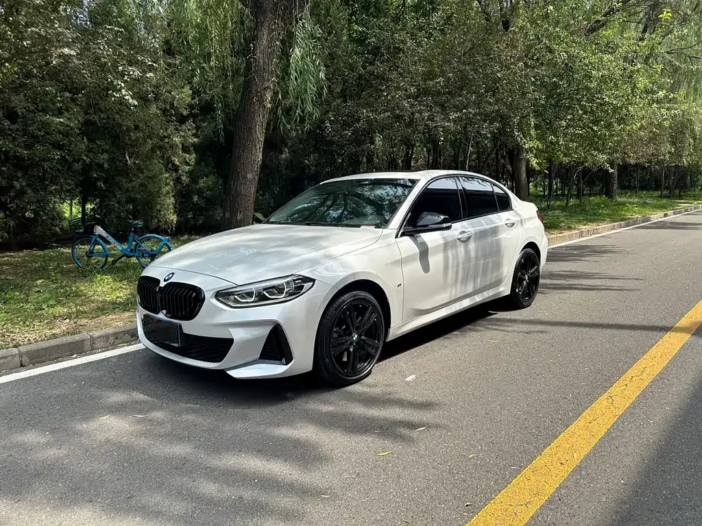 BMW 1 Series — фото 1