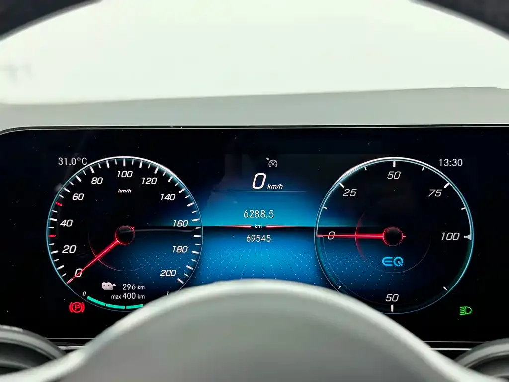 Mercedes-Benz EQA — фото 2