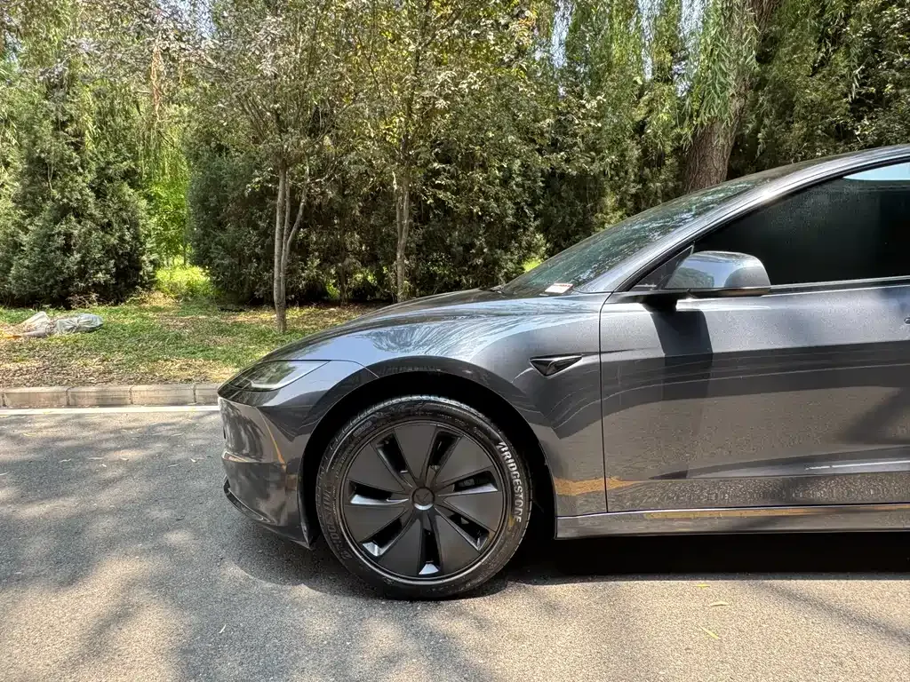 Tesla Model 3 — фото 5