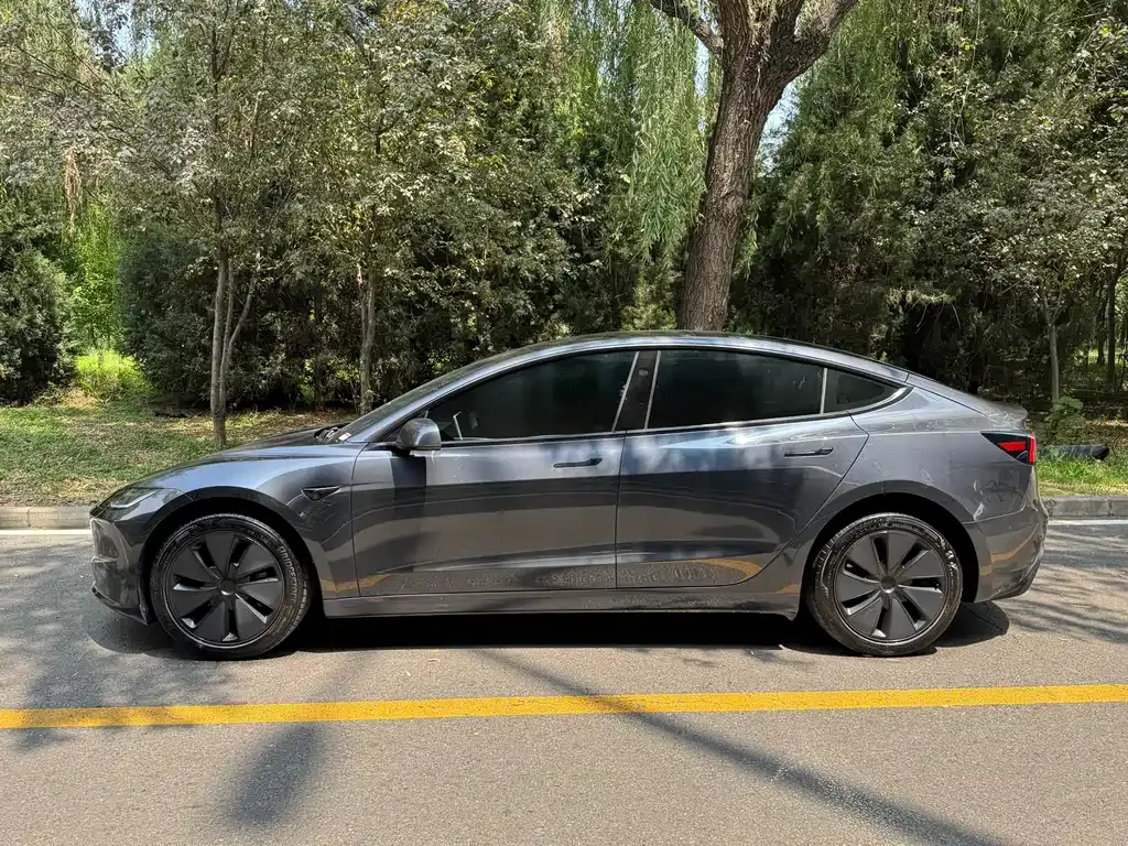 Tesla Model 3 — фото 6