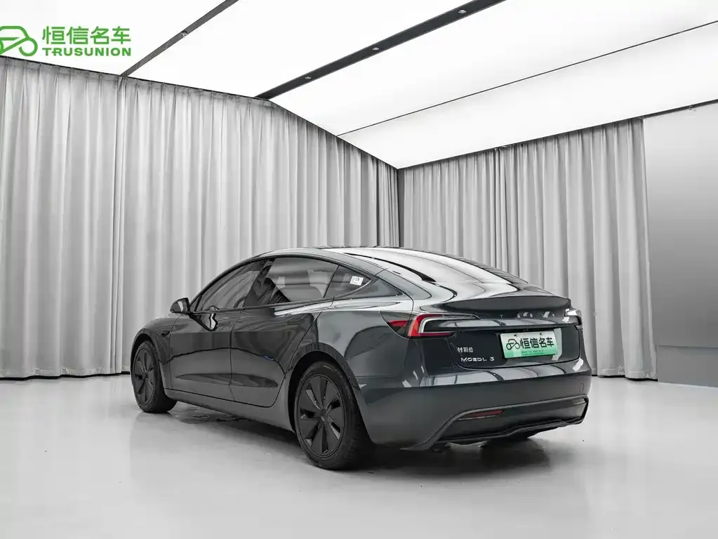 Tesla Model 3 — фото 4