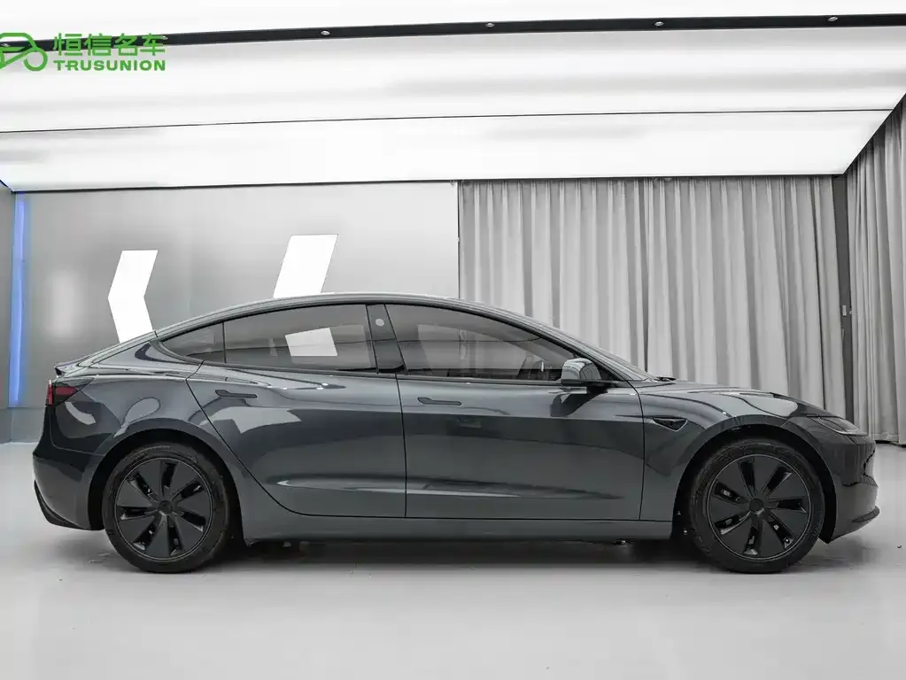Tesla Model 3 — фото 6