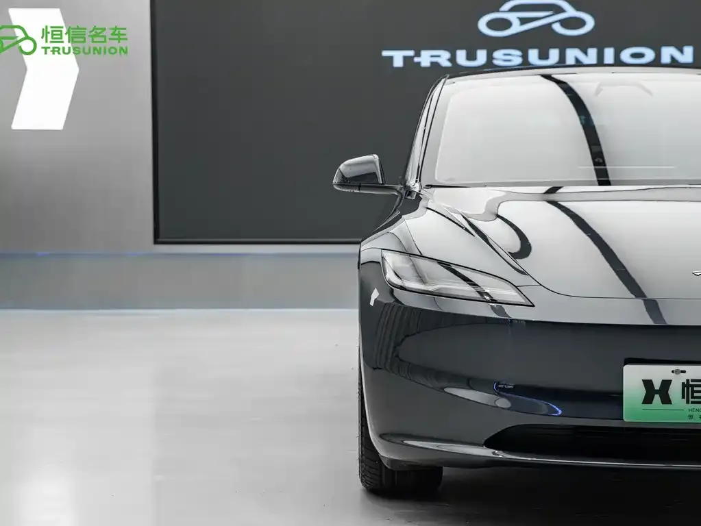 Tesla Model 3 — фото 9