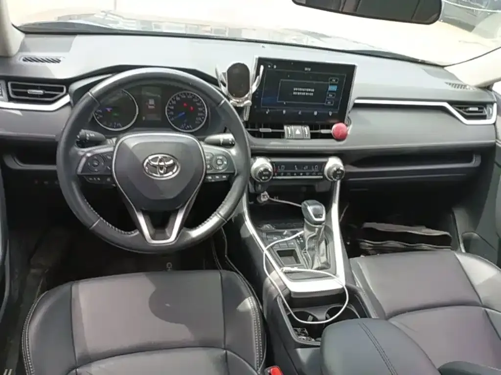 Toyota Wildlander — фото 10