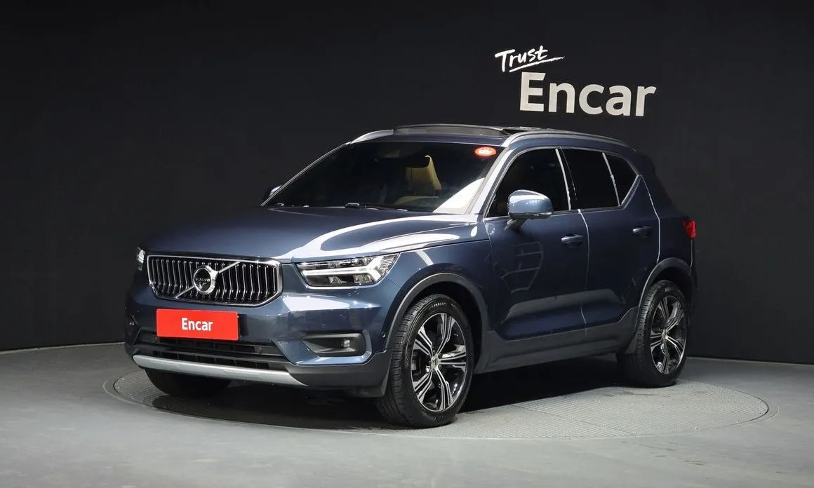 Volvo XC40 — фото 1