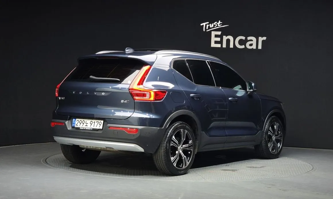 Volvo XC40 — фото 2