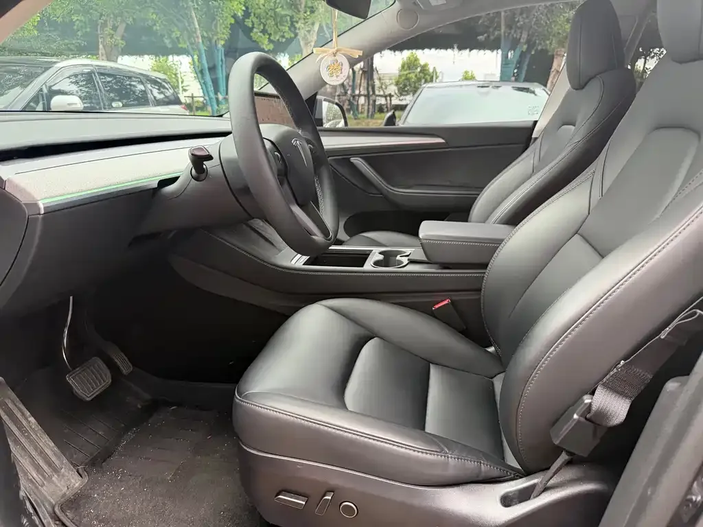 Tesla Model Y — фото 4