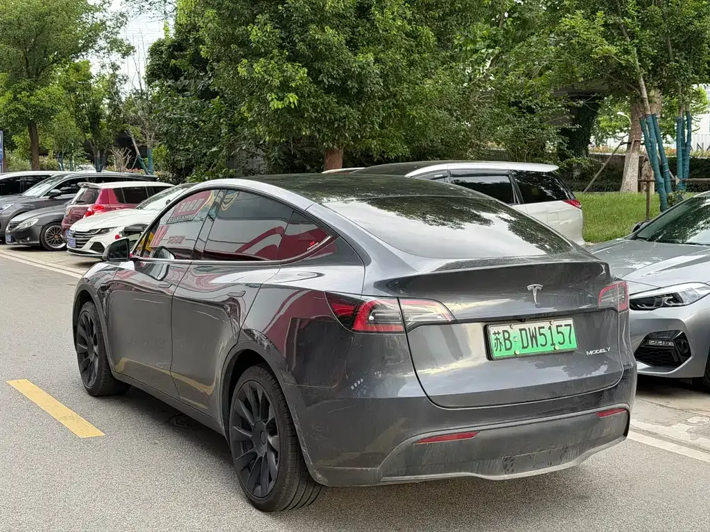 Tesla Model Y — фото 6