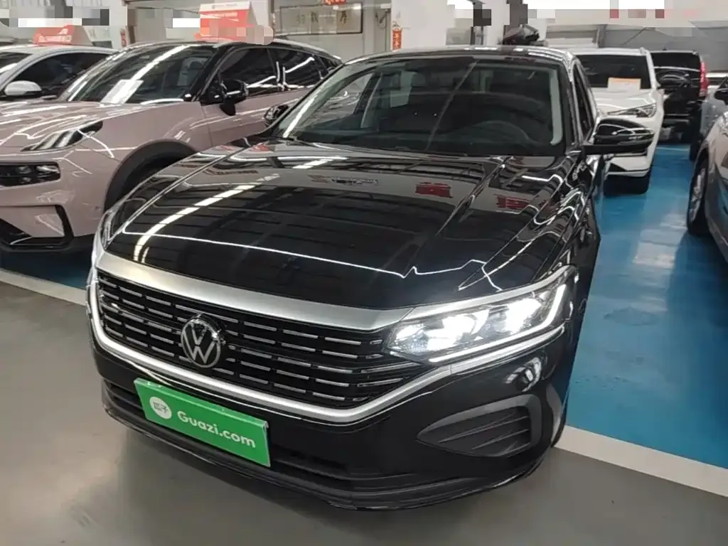 Volkswagen Passat — фото 1